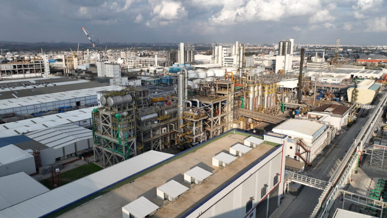Adana’daki SASA Polyester Şirketinde Maaş Krizi Çıktı